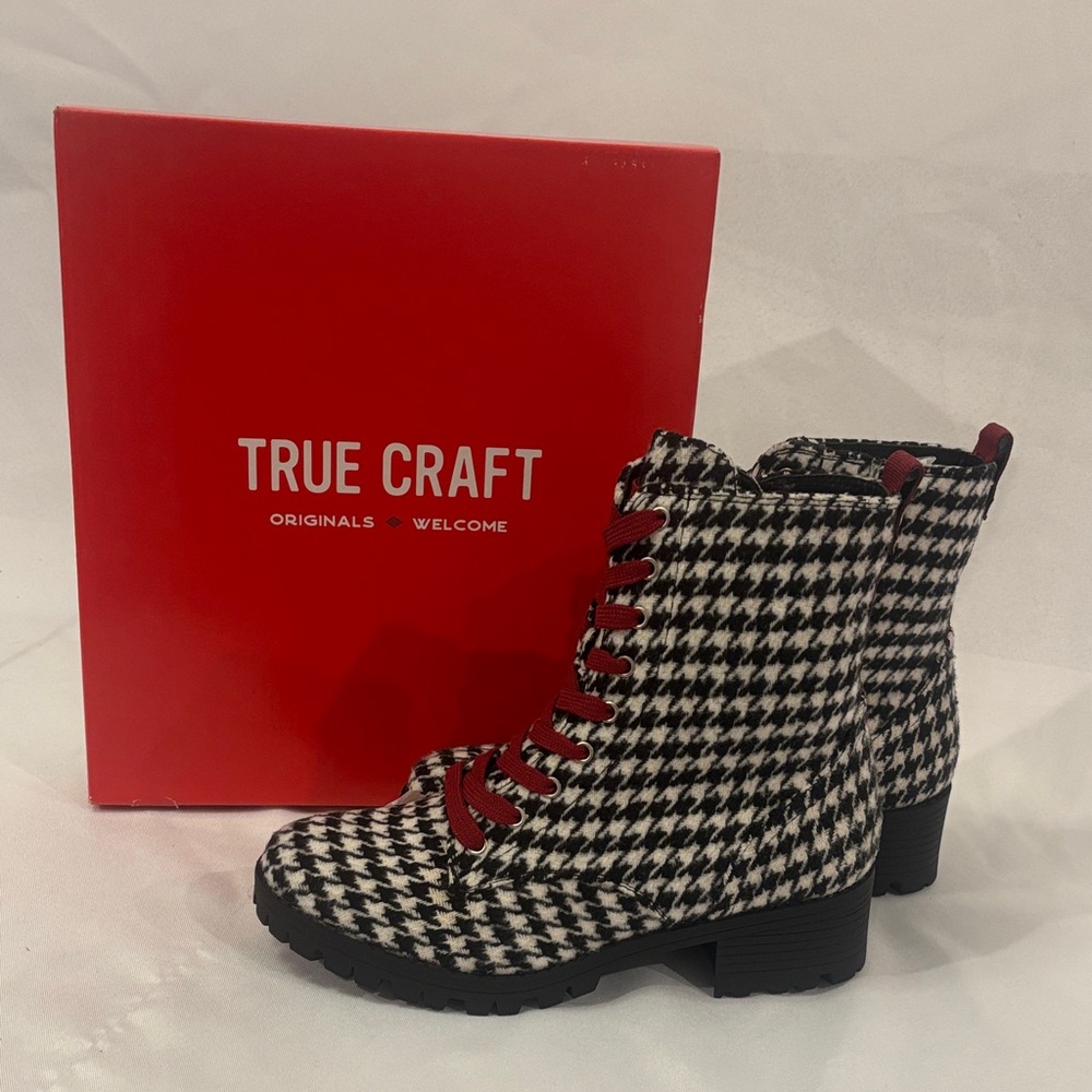 True Craft Women's Lace Up Houndstooth Boots - Black and Red